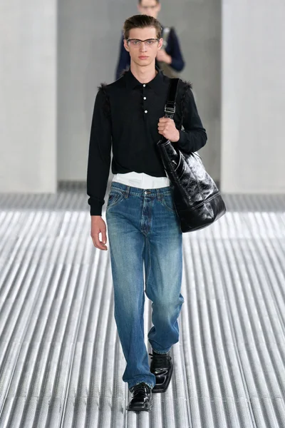 Look 14